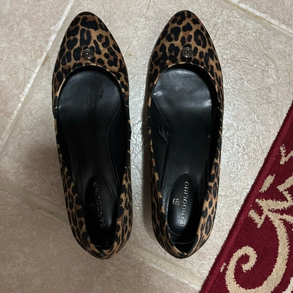 Bandolino Animal Print Wedges 8
